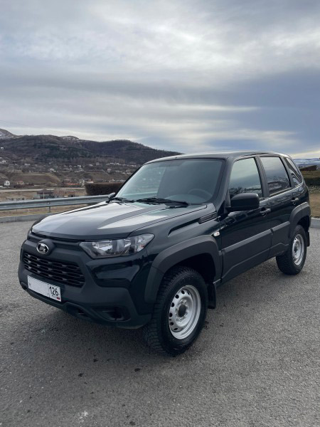 Lada Niva Travel